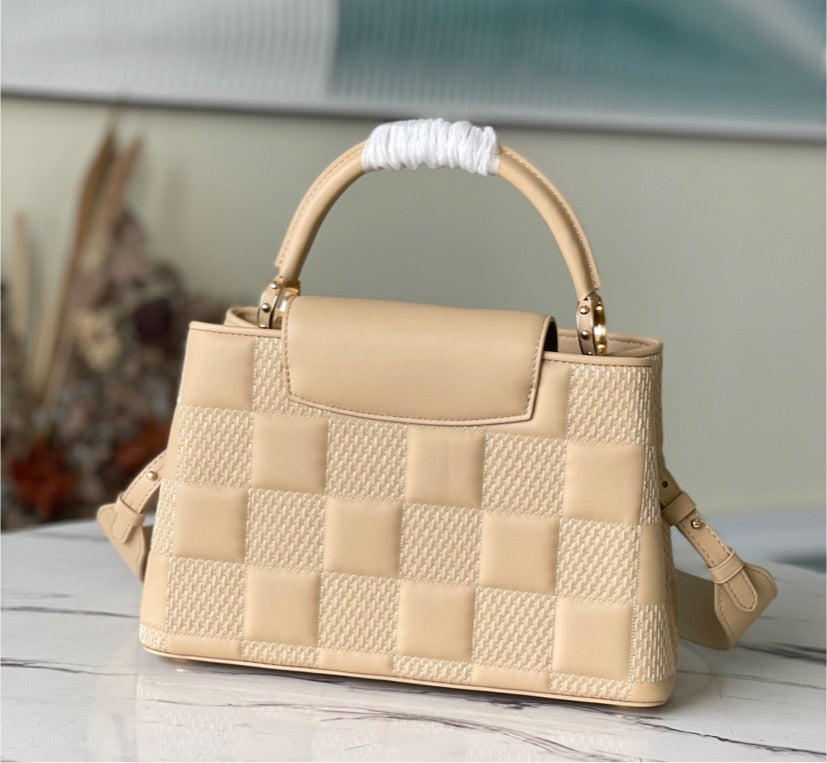 Louis Vuitton woman shoulder handbag